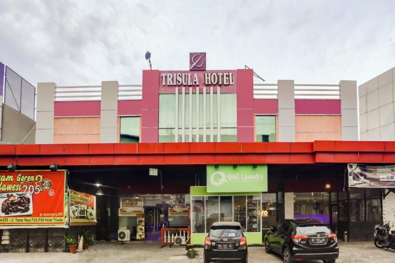 Urbanview Trisula Hotel Makassar Dış mekan fotoğraf
