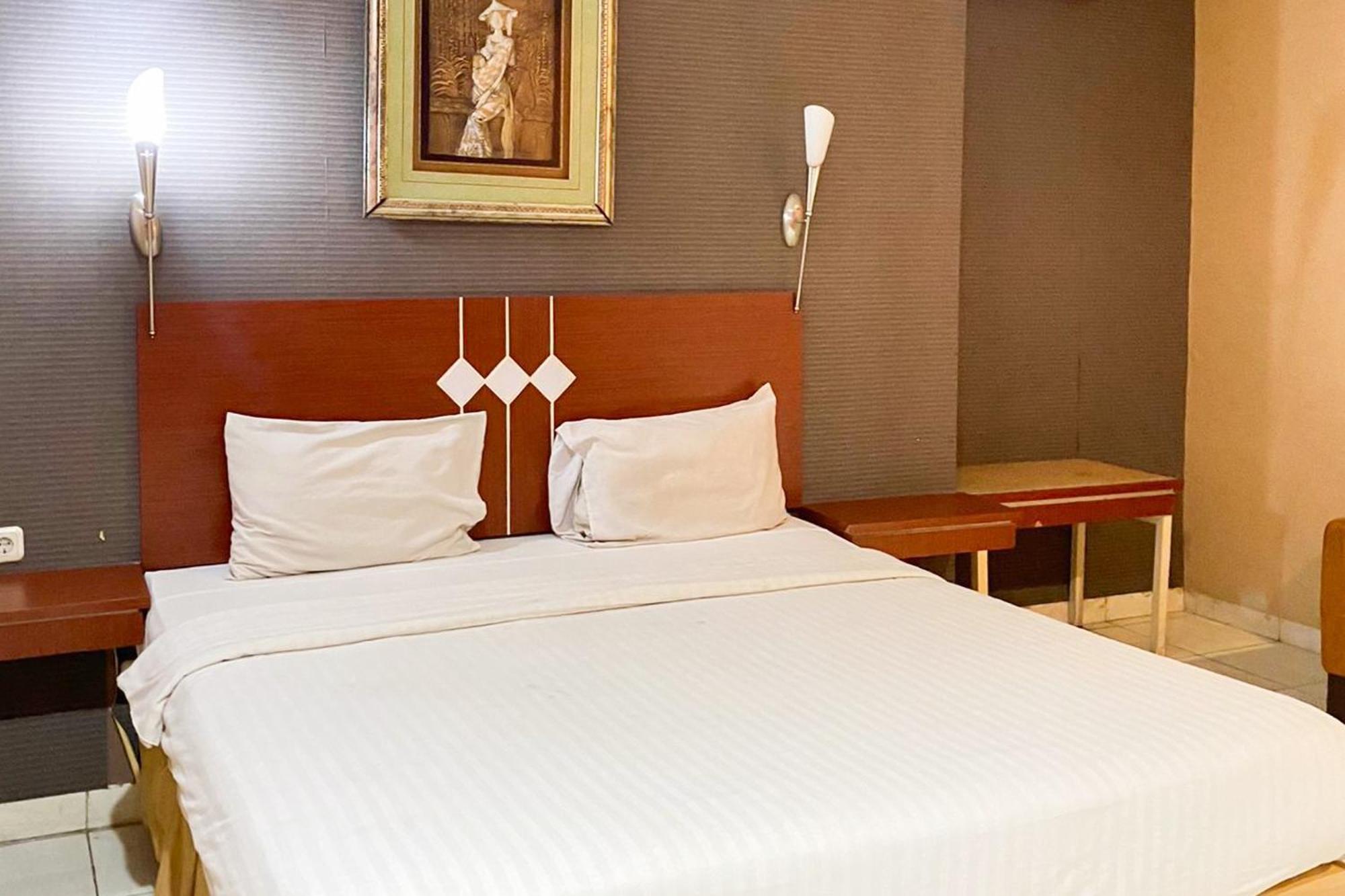 Urbanview Trisula Hotel Makassar Dış mekan fotoğraf