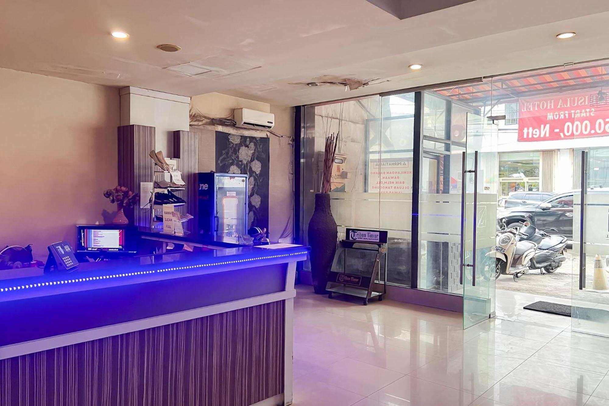 Urbanview Trisula Hotel Makassar Dış mekan fotoğraf