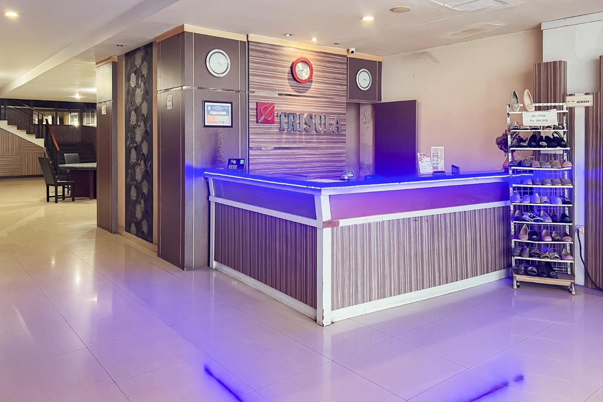 Urbanview Trisula Hotel Makassar Dış mekan fotoğraf